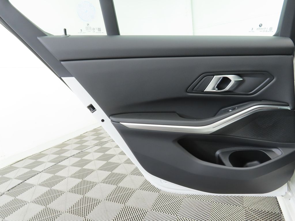 2025 Bmw 330i photo 25