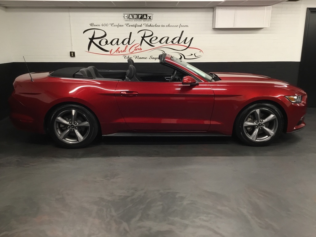 2016 Ford Mustang V6 Convertible photo 5