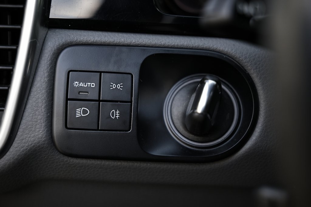 2022 Porsche Cayenne Base photo 21