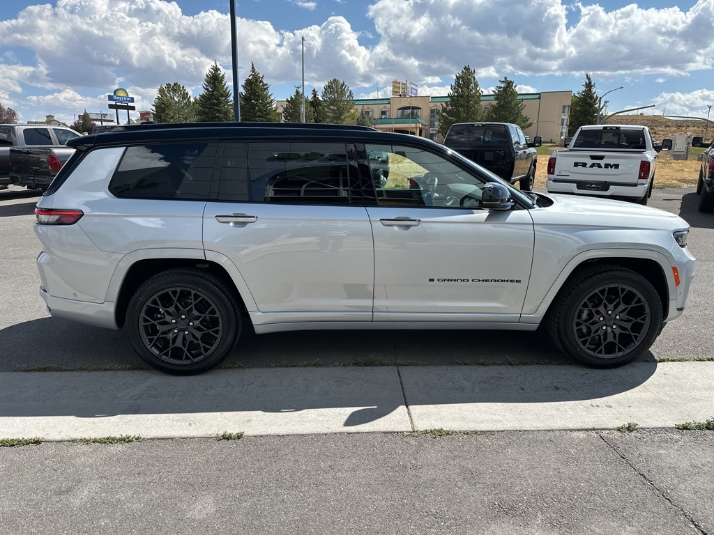 2025 Jeep Grand Cherokee L Summit photo 6