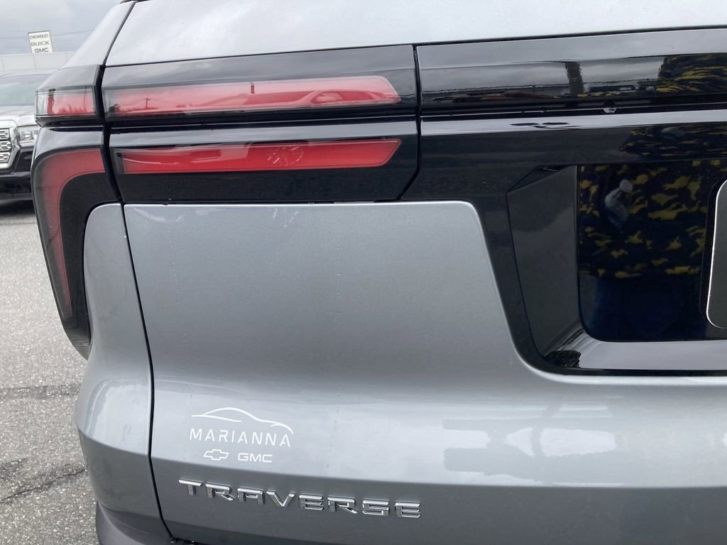 2025 Chevrolet Traverse photo 11