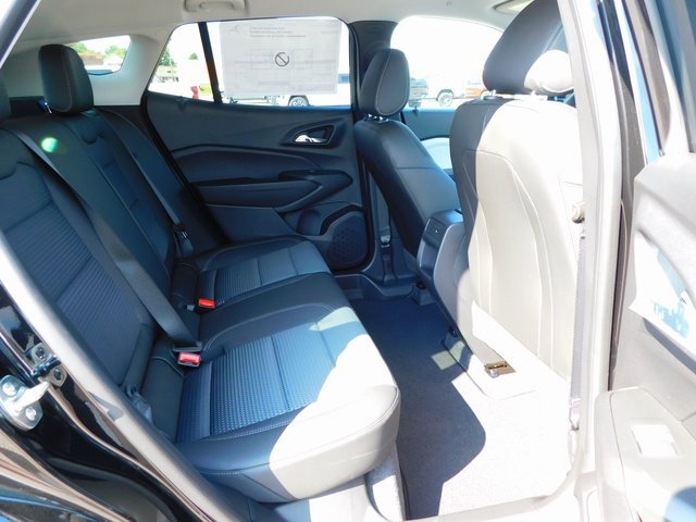2025 Chevrolet Trax LT photo 19