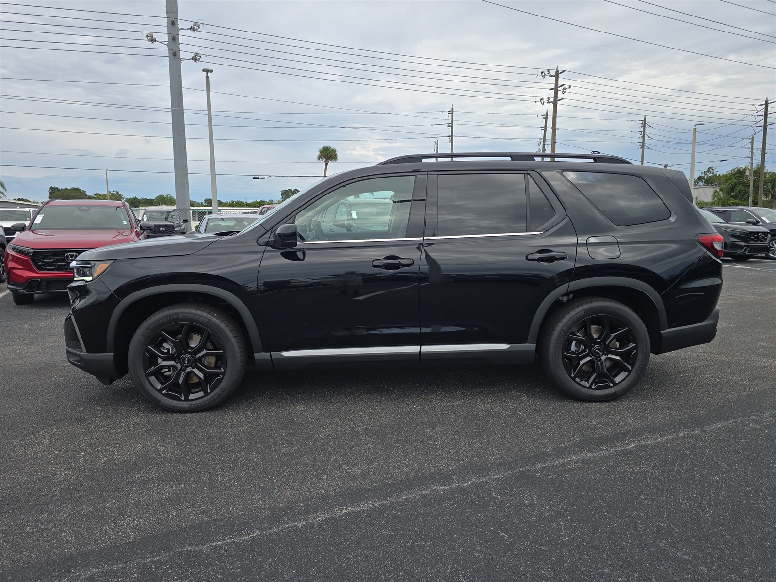 2025 Honda Pilot Touring photo 2