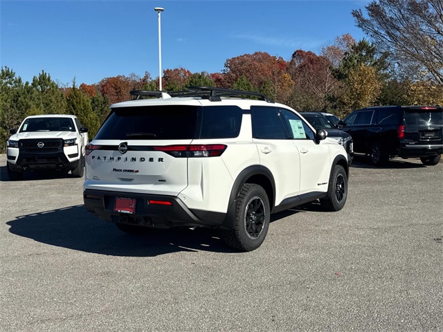 2025 Nissan Pathfinder Rock Creek photo 3