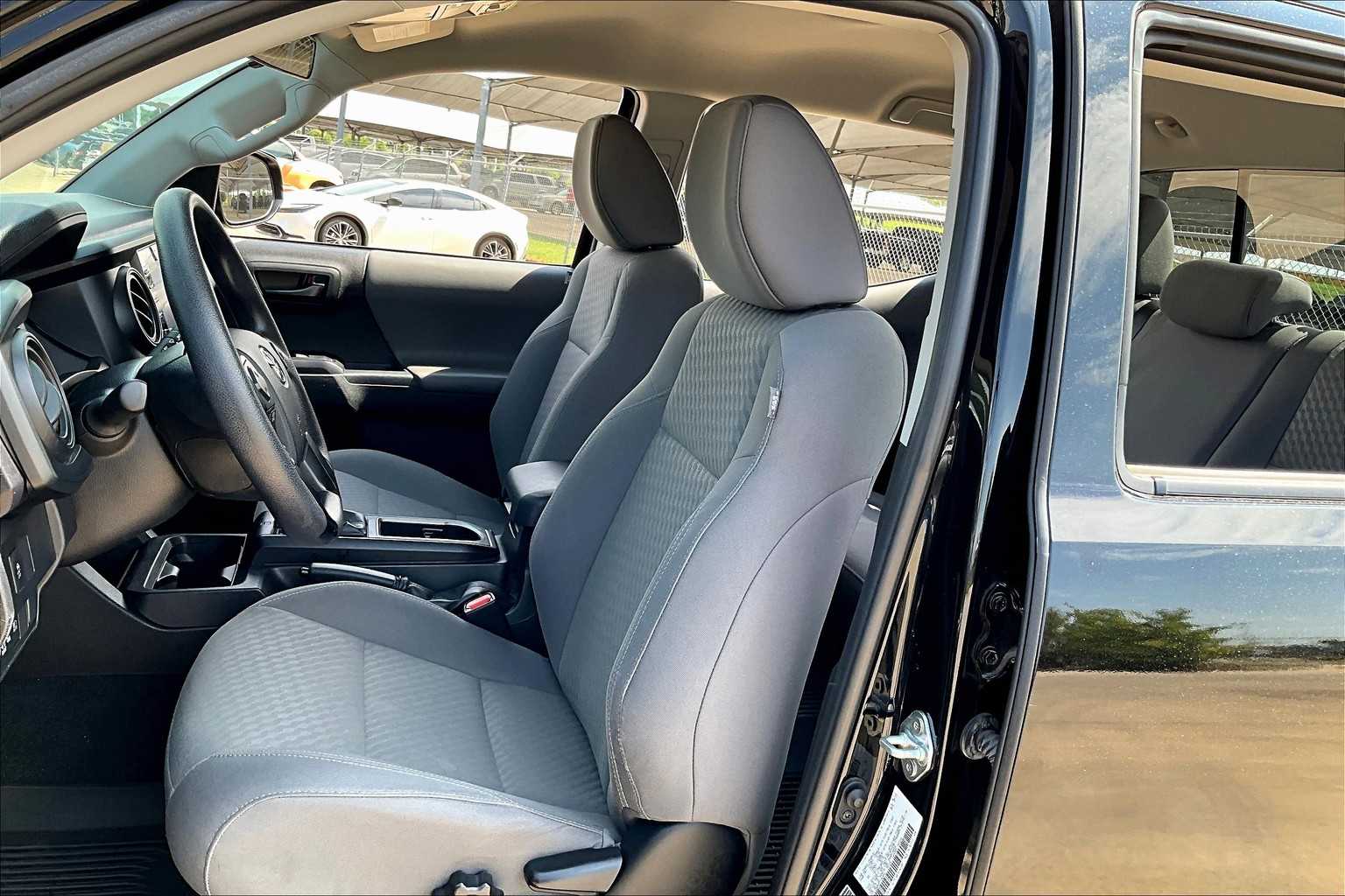 2023 Toyota Tacoma SR photo 7