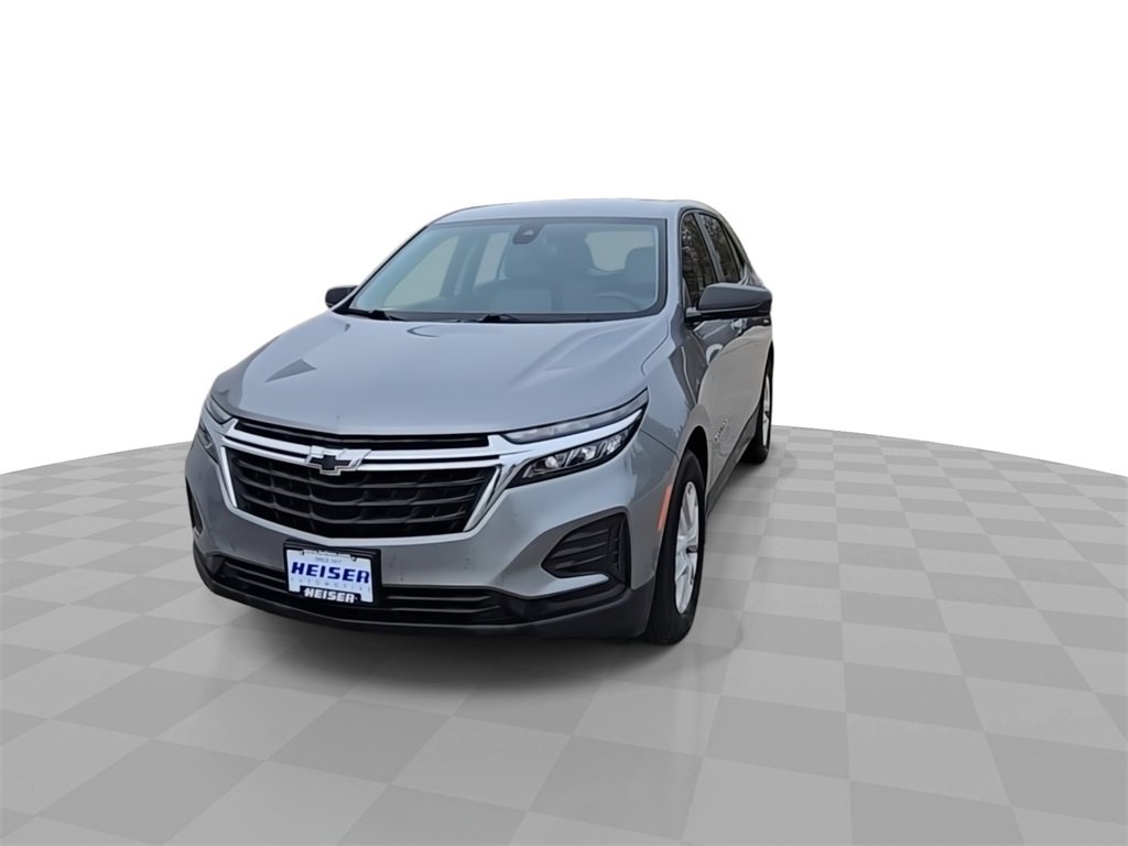 2024 Chevrolet Equinox LS photo 2