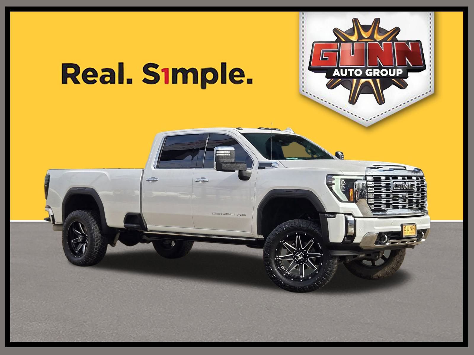 2024 GMC Sierra 2500HD Denali's photo