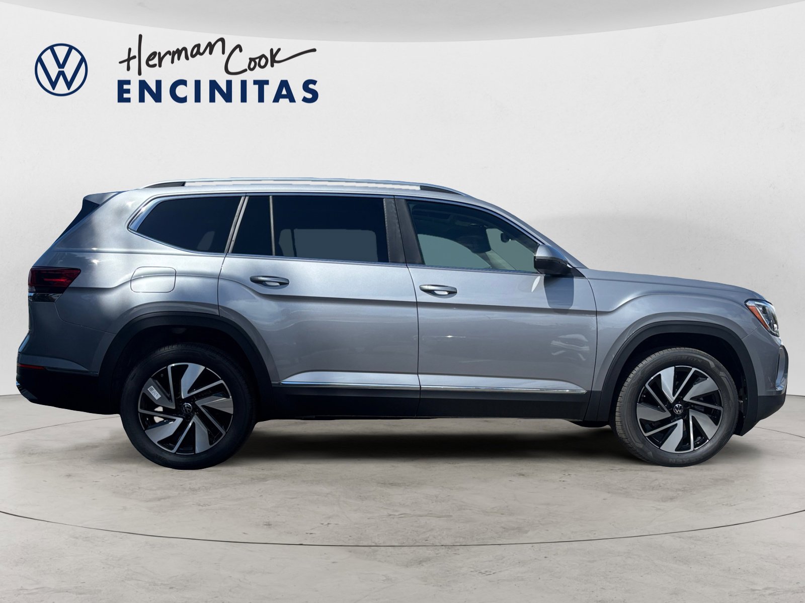 2025 Volkswagen Atlas SEL photo 6