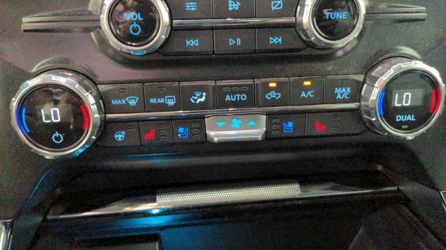 Used 2021 DARK BLUE Ford LARIAT image 22