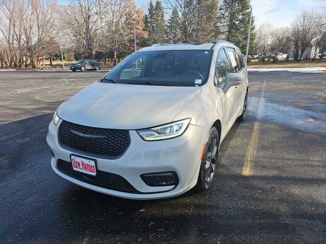 2021 Chrysler Pacifica Touring L's photo