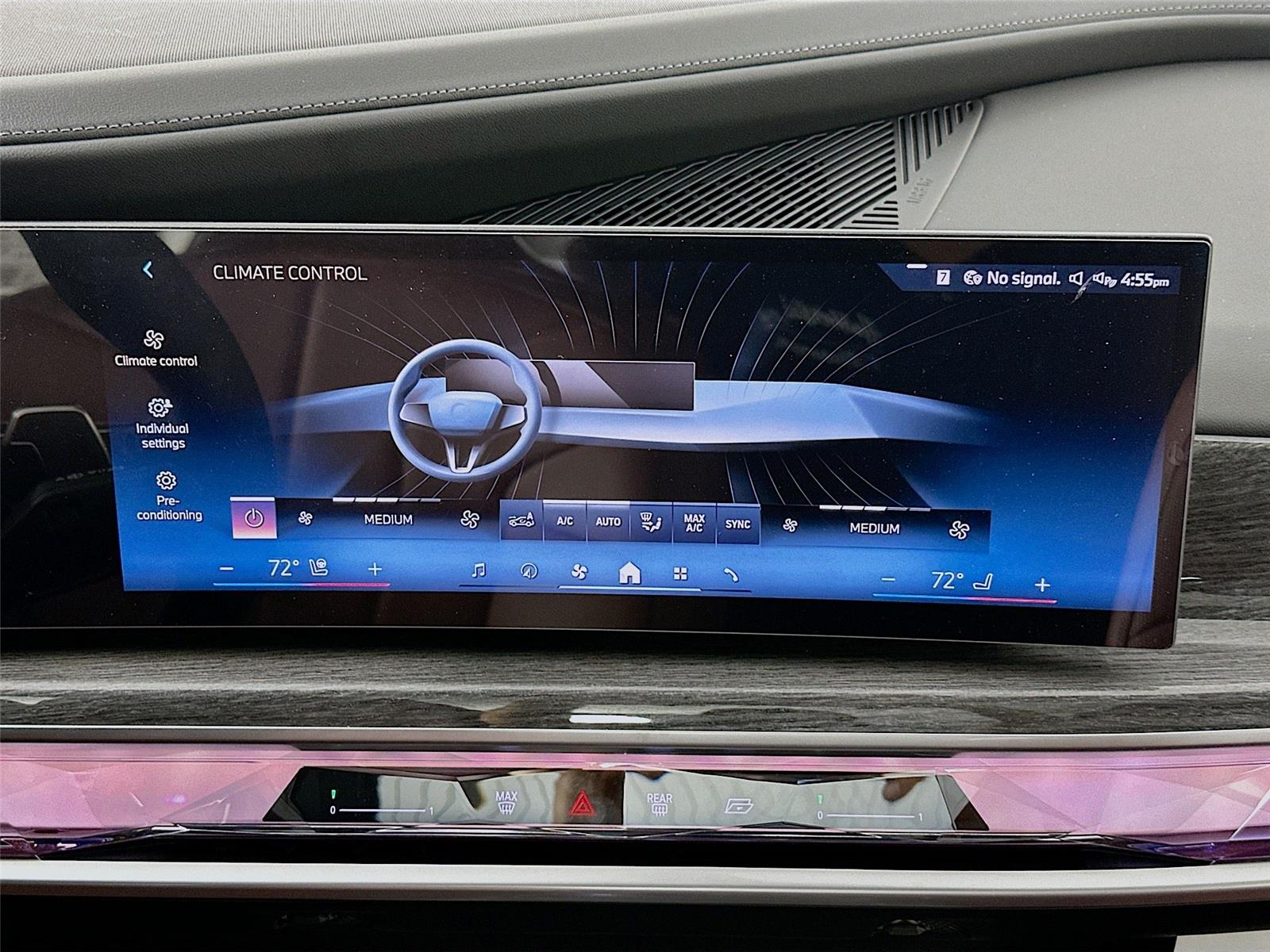 2026 Bmw 750e photo 14