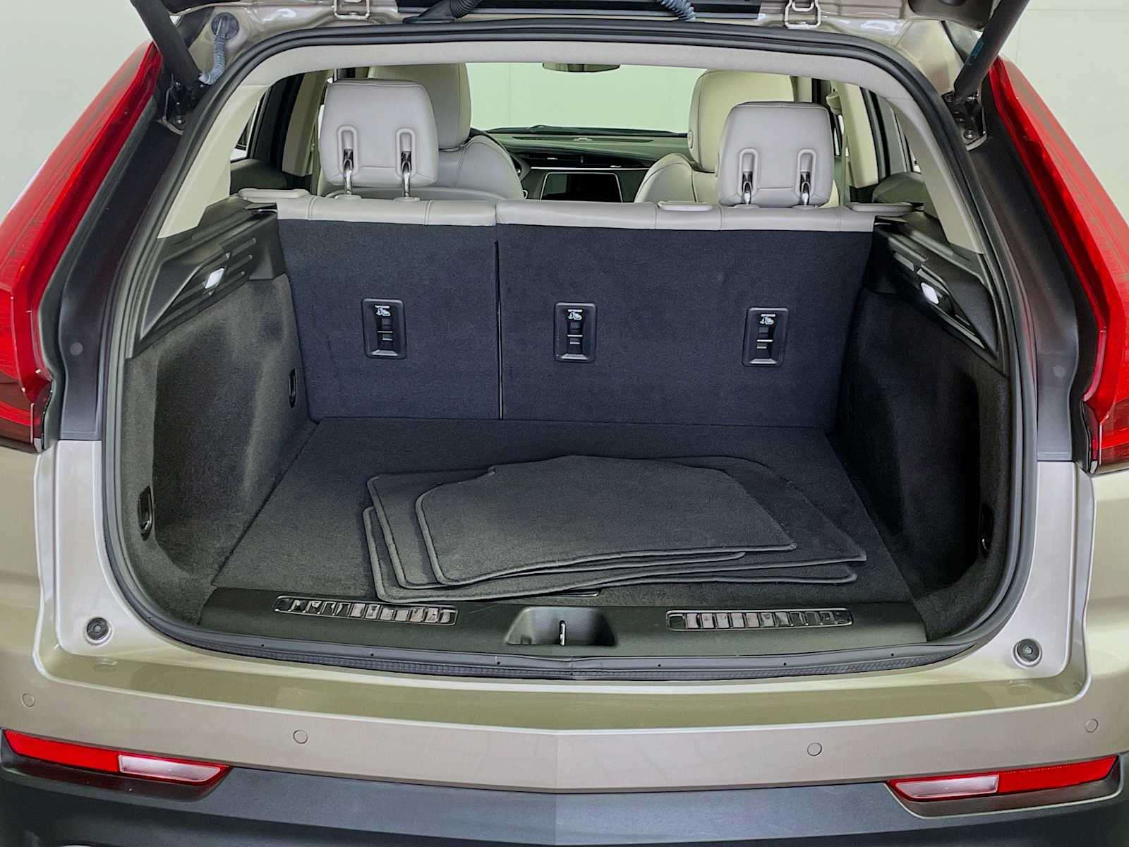 2023 Cadillac XT4 Premium Luxury photo 24