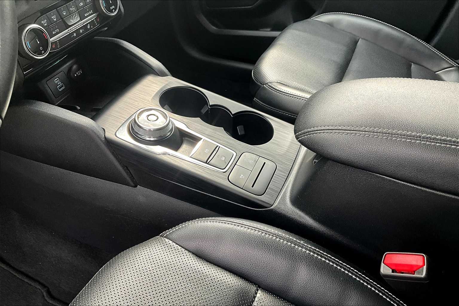2022 Ford Escape SEL photo 15