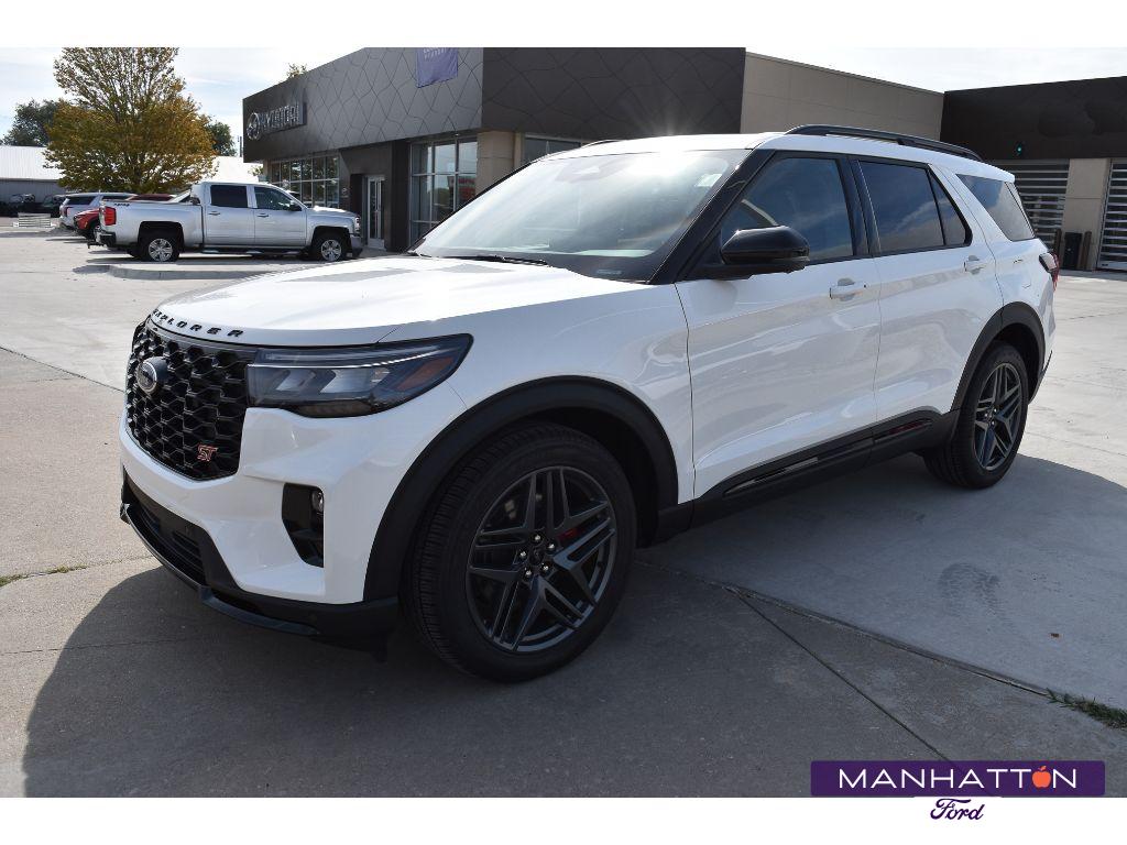 2025 Ford Explorer ST's photo