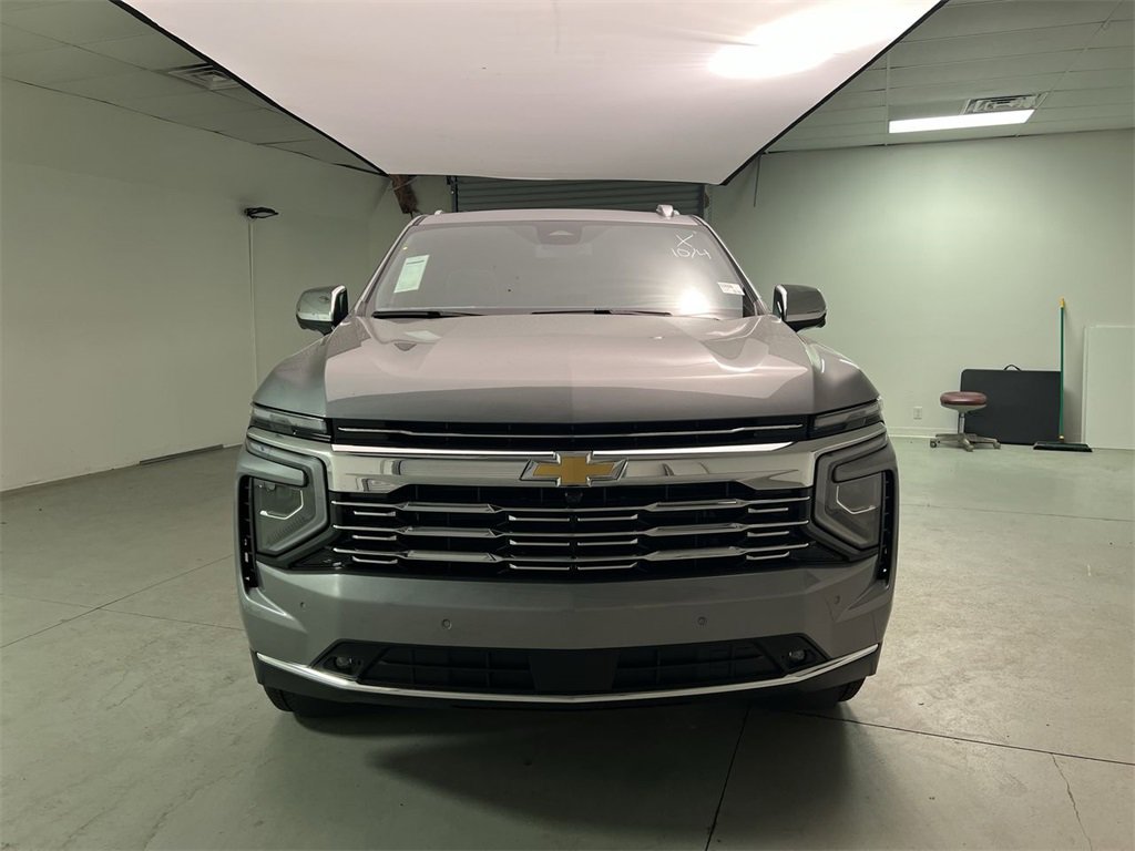 2026 Chevrolet Suburban Premier photo 3