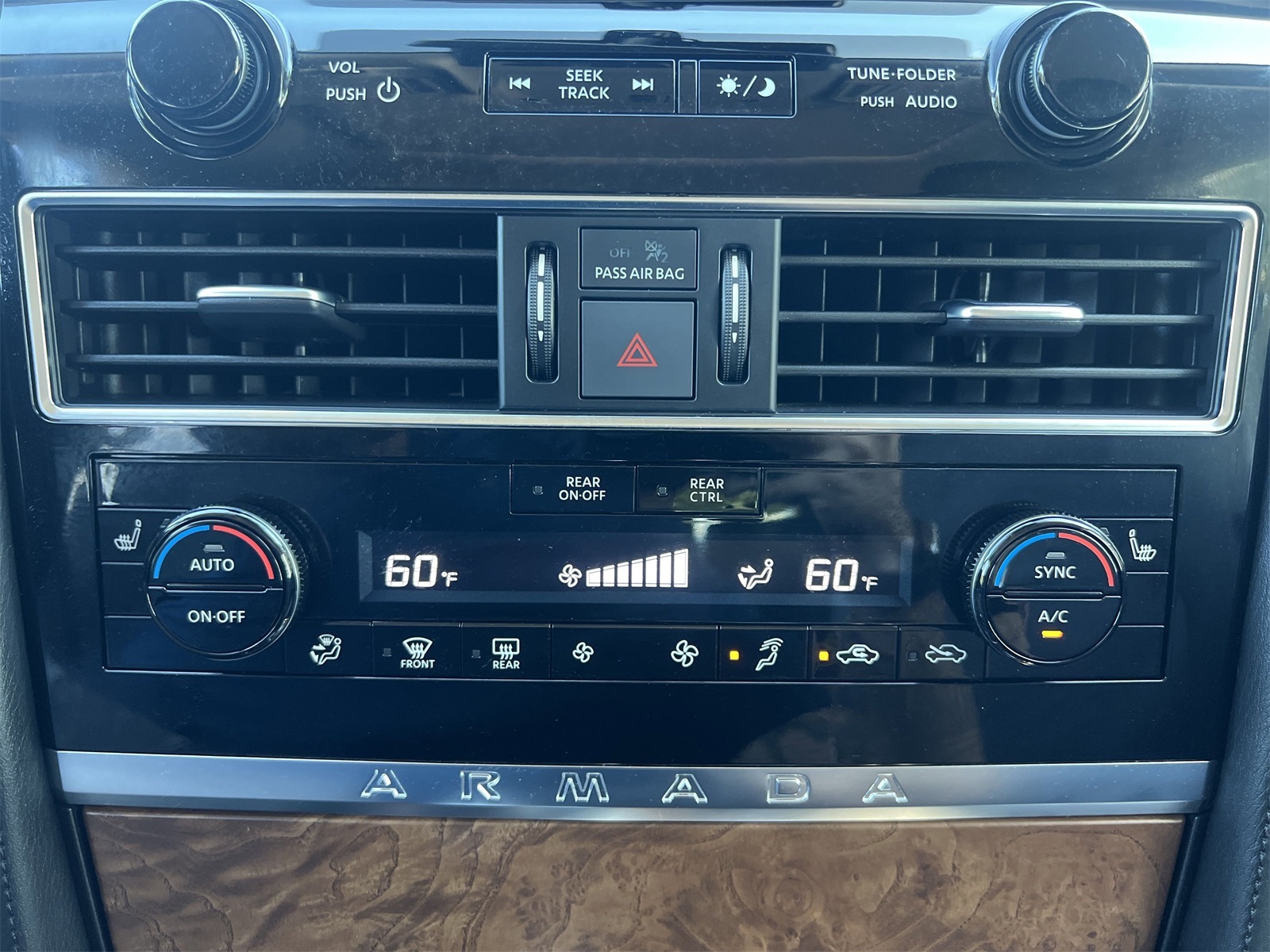 2021 Nissan Armada SL photo 5