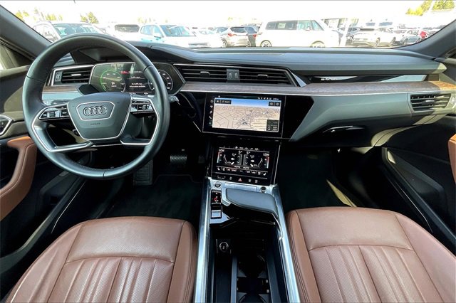 2022 Audi e-tron Premium Plus photo 12