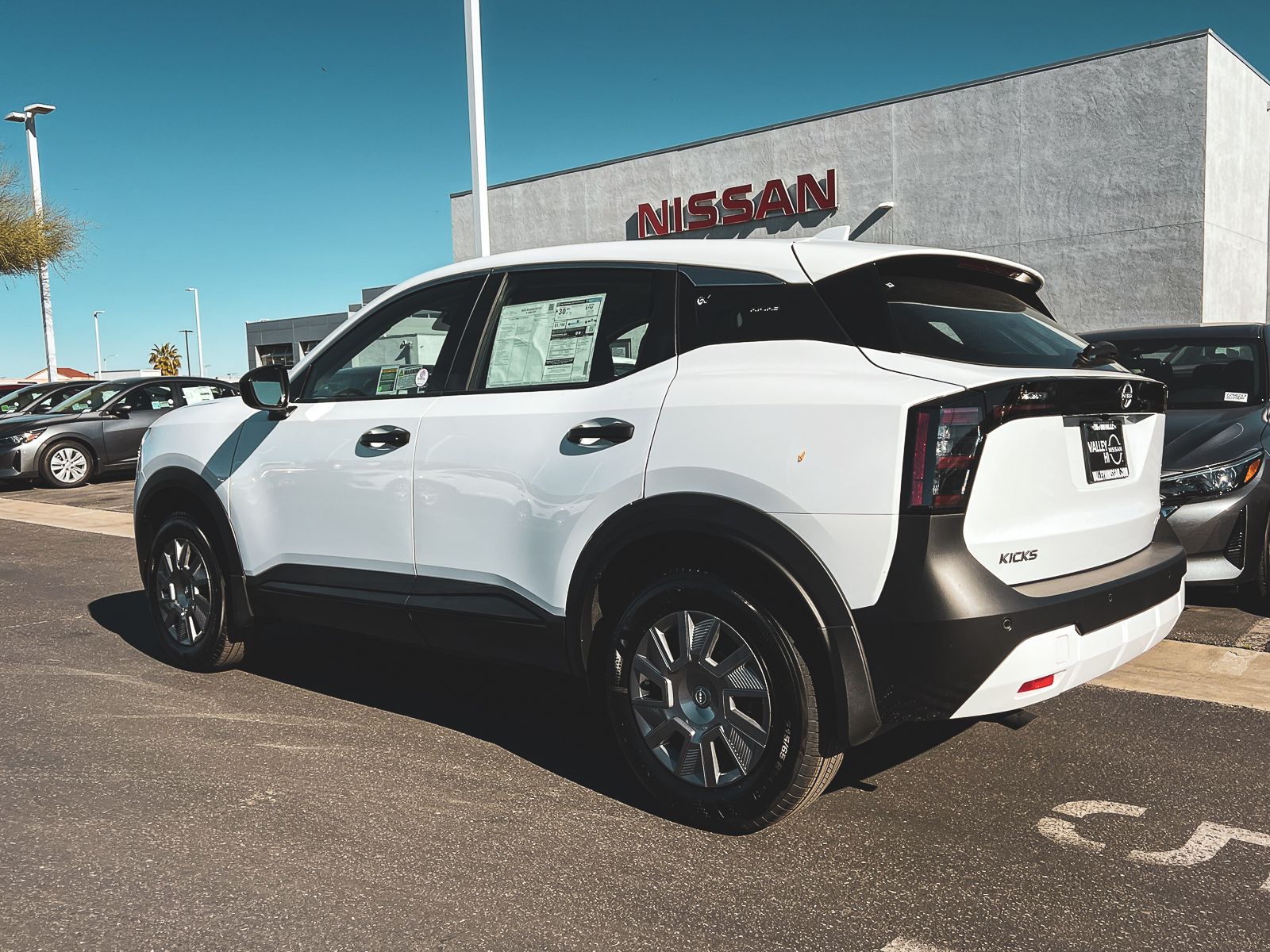 2025 Nissan Kicks S photo 3