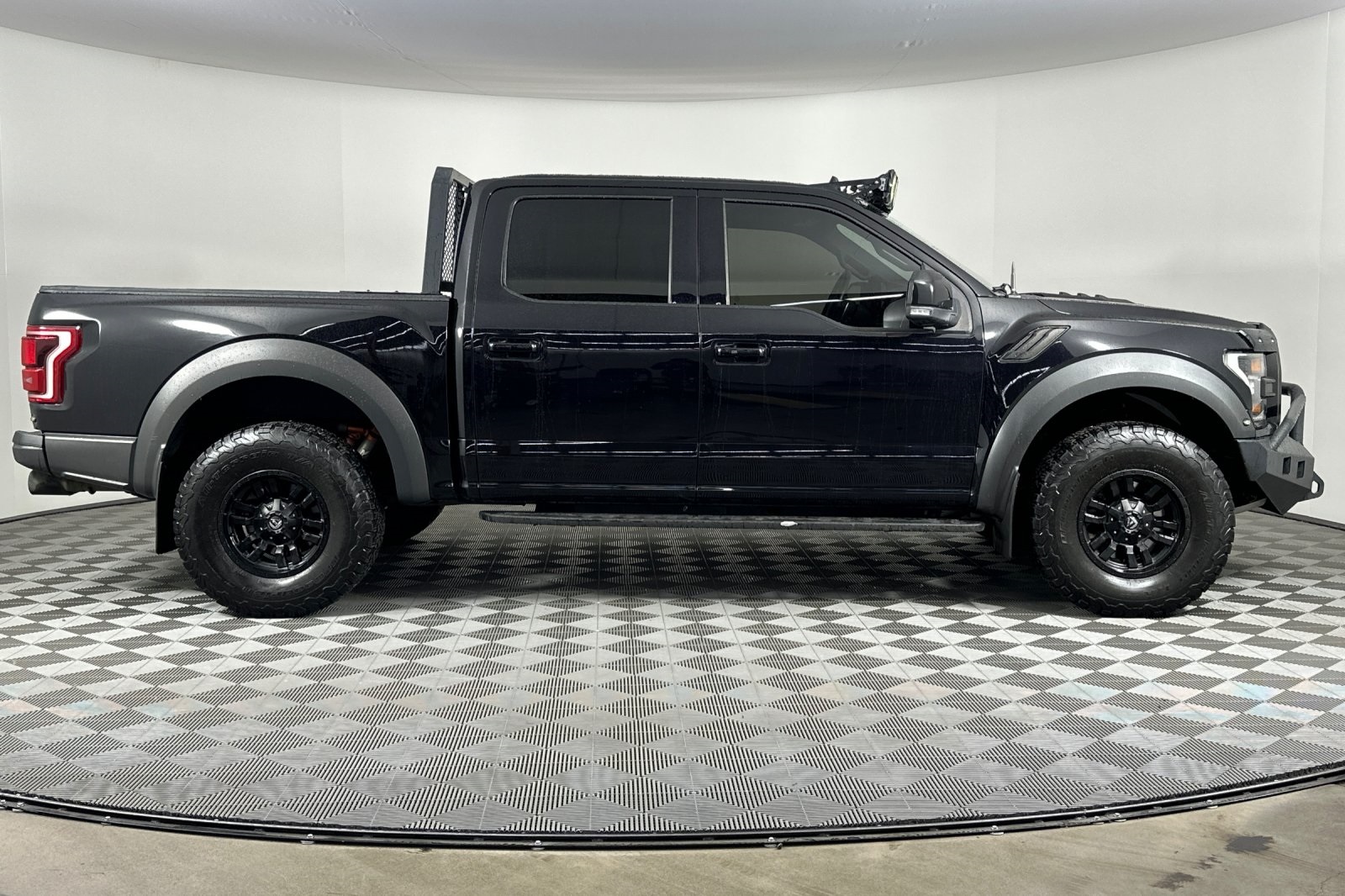 2019 Ford F-150 Raptor photo 2