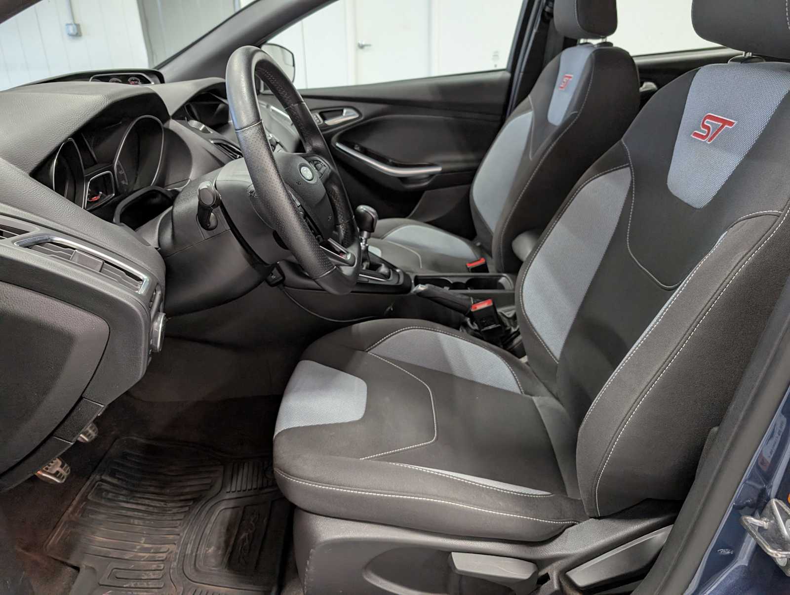 2018 Ford Focus ST photo 4