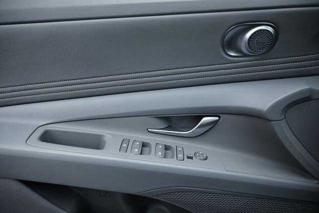 2025 Hyundai Elantra Hybrid SEL Sport photo 6