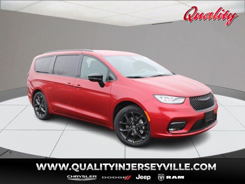 2026 Chrysler Pacifica Select's photo