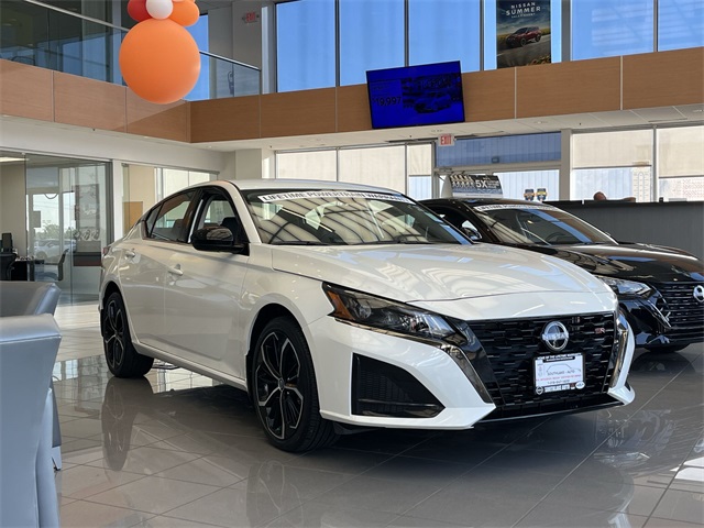 2025 Nissan Altima SR