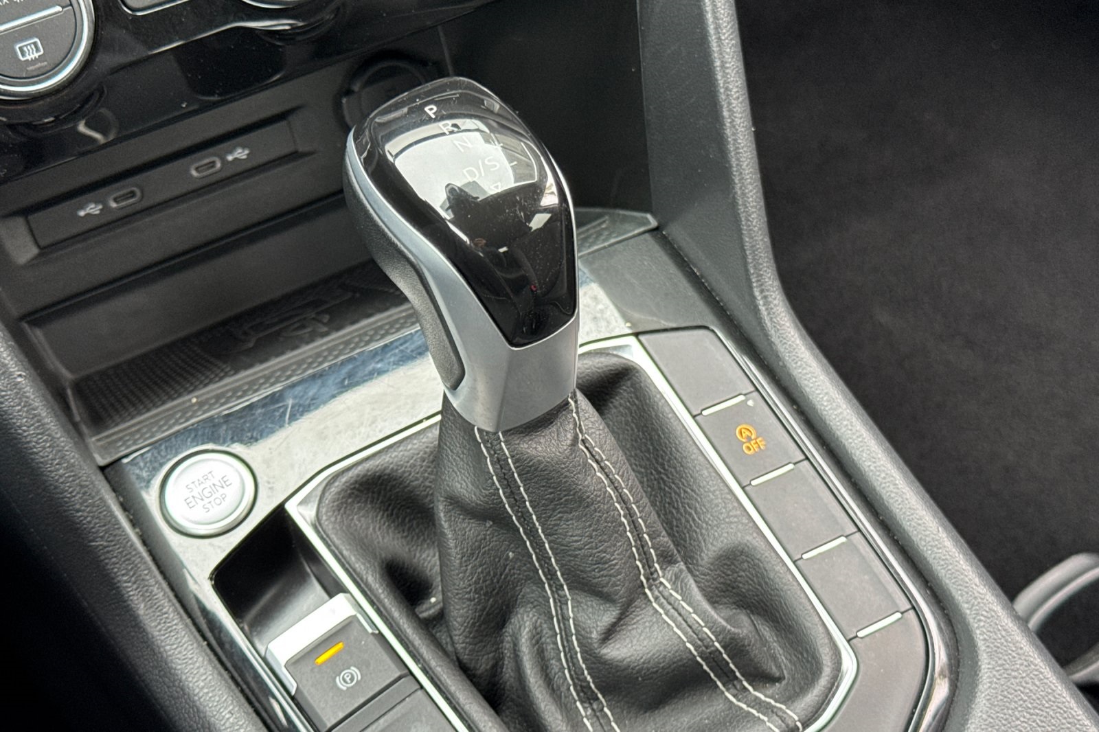 2024 Volkswagen Taos SE photo 21