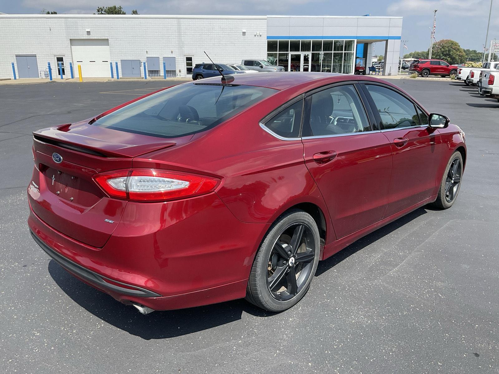 2016 Ford Fusion SE photo 6