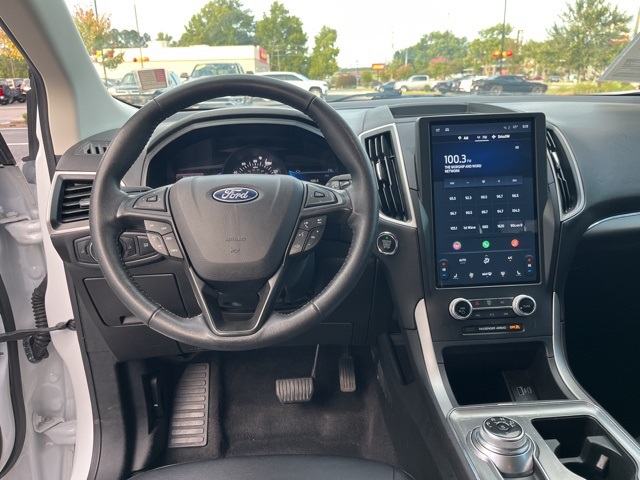 2022 Ford Edge SEL photo 15