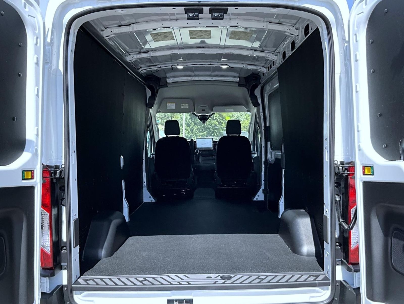 2025 Ford Transit Cargo XL photo 8