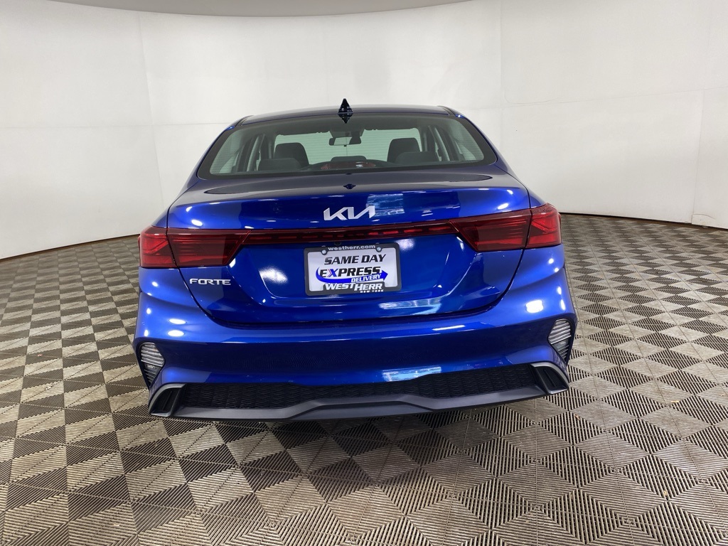 2023 Kia Forte LXS photo 4