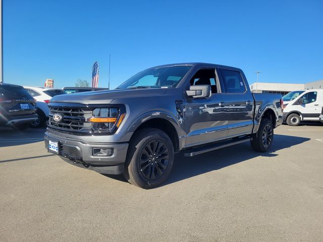 2025 Ford F-150 XLT photo 2