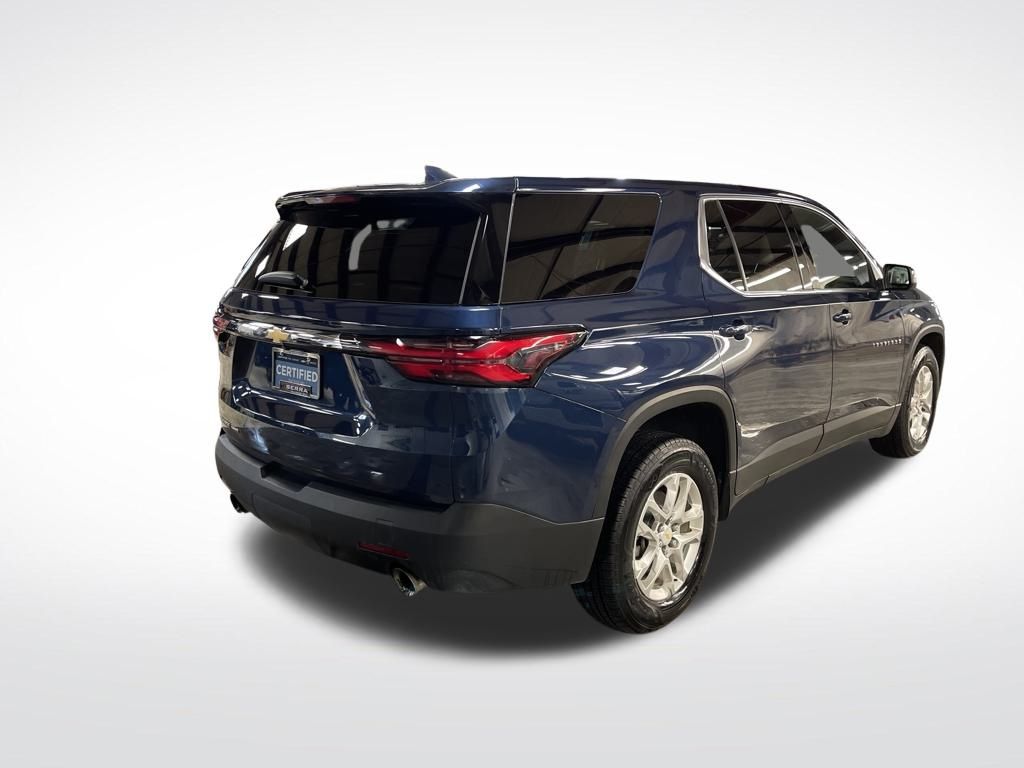 2022 Chevrolet Traverse LS photo 4