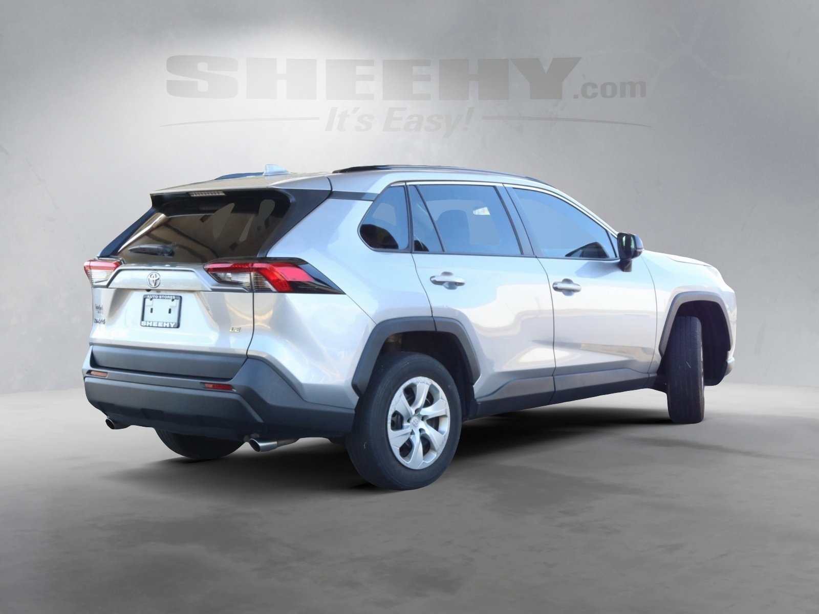 2020 Toyota RAV4 LE photo 6