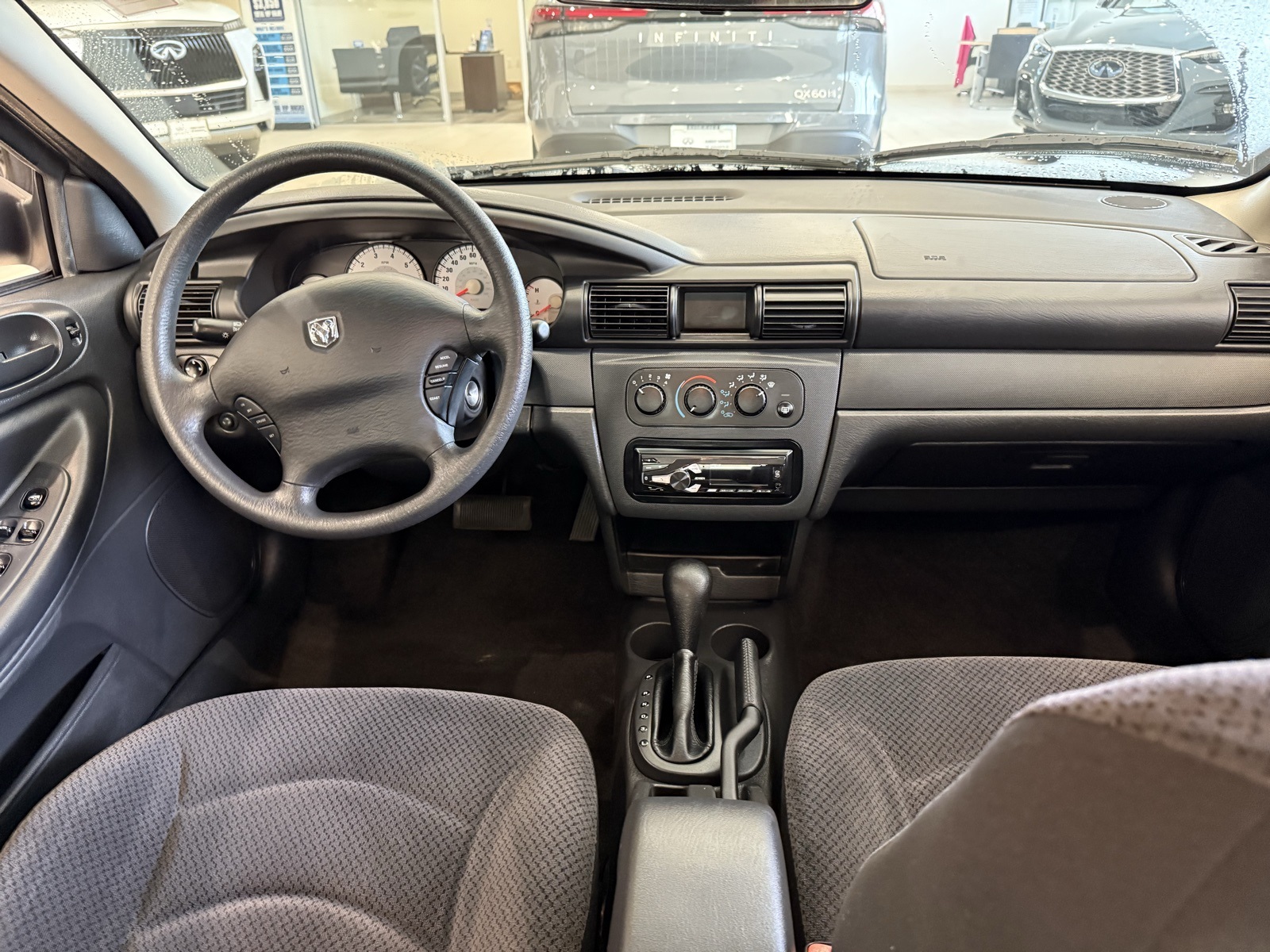 2005 Dodge Stratus SXT photo 2