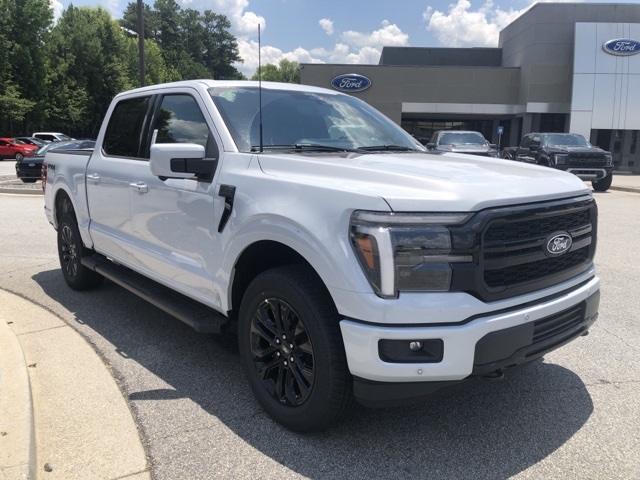 2025 Ford F-150 Lariat photo 2