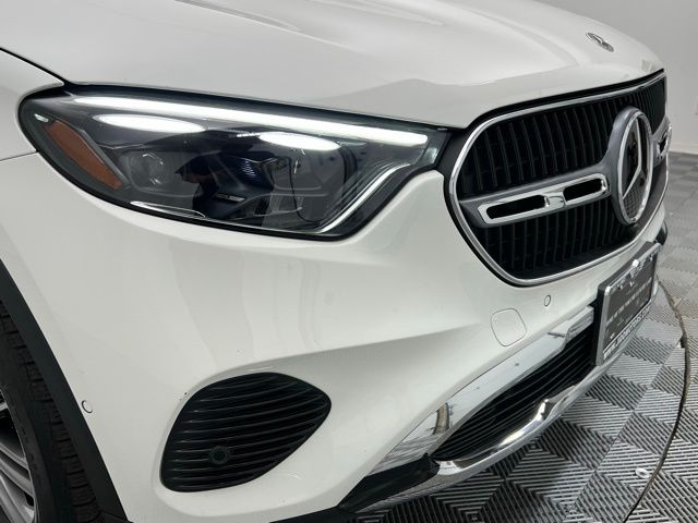 2023 Mercedes Benz GLC 300 4MATIC photo 4