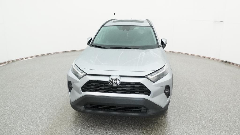 2025 Toyota RAV4 Hybrid XLE photo 2