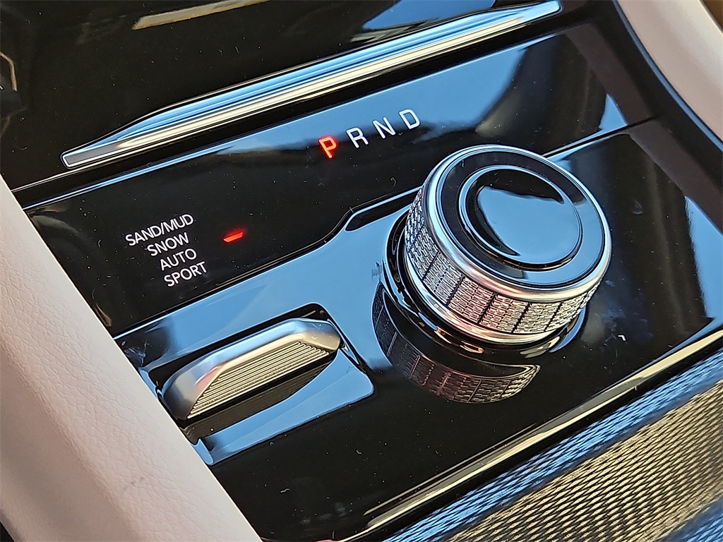 2025 Jeep Grand Cherokee Limited photo 18