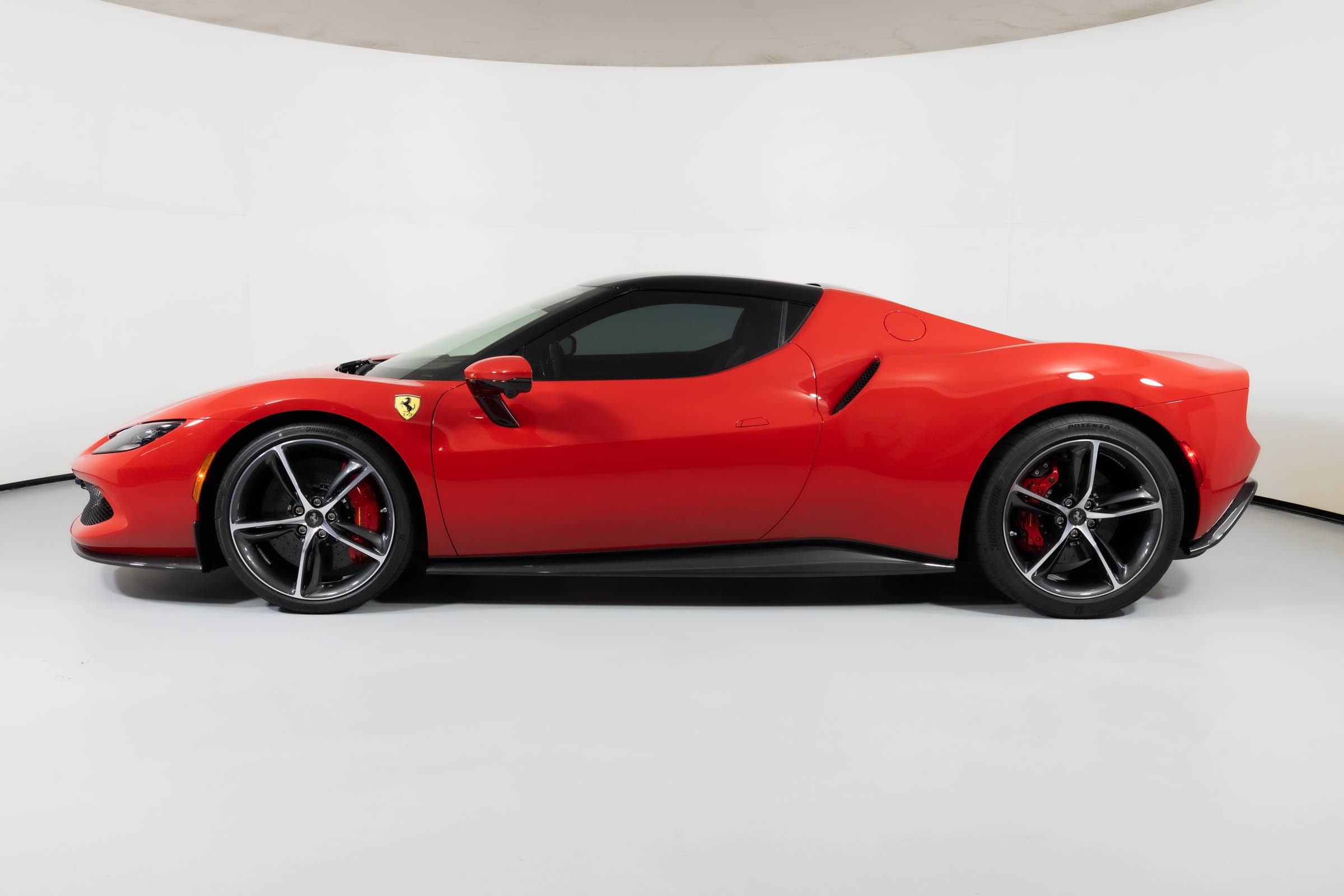 2025 Ferrari 296 GTB photo 3