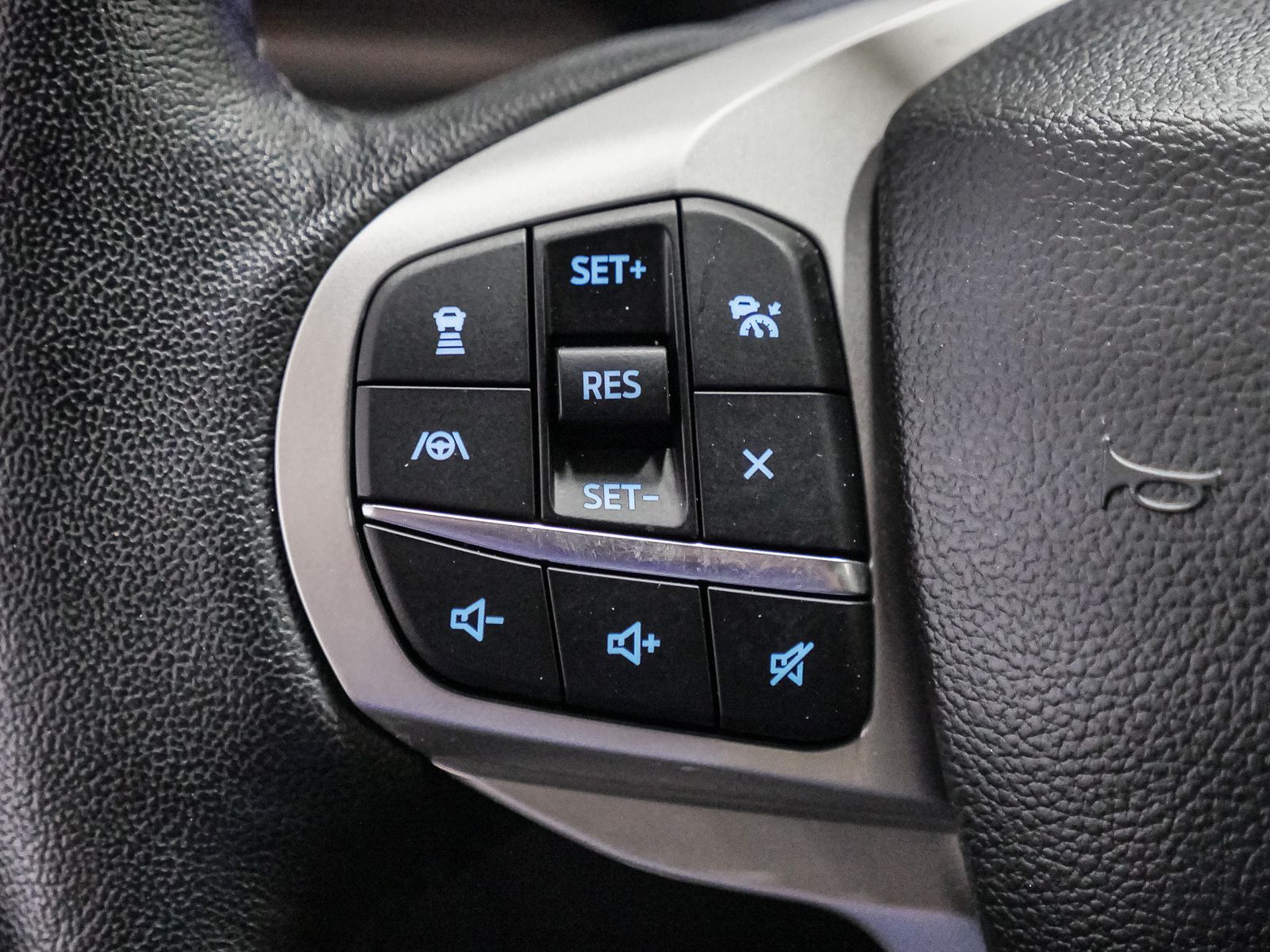 2023 Ford Explorer Limited photo 32