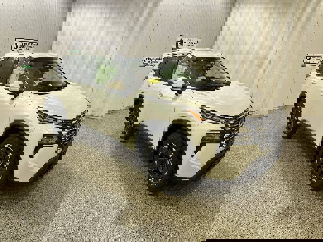 2026 Nissan Rogue SV's photo