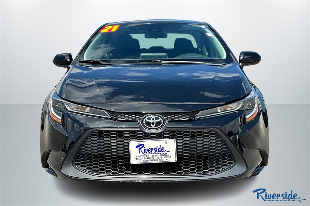 2021 Toyota Corolla LE photo 2