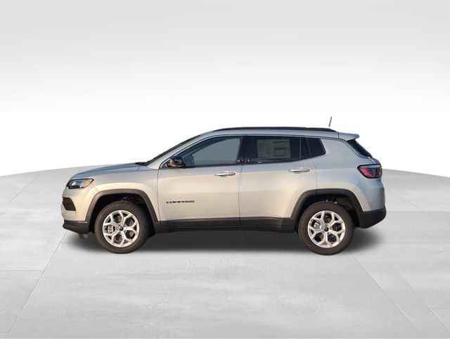 2025 Jeep Compass Latitude photo 2