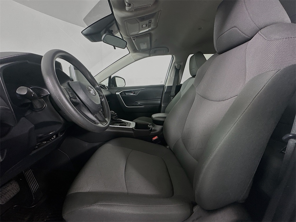 2024 Toyota RAV4 XLE photo 15