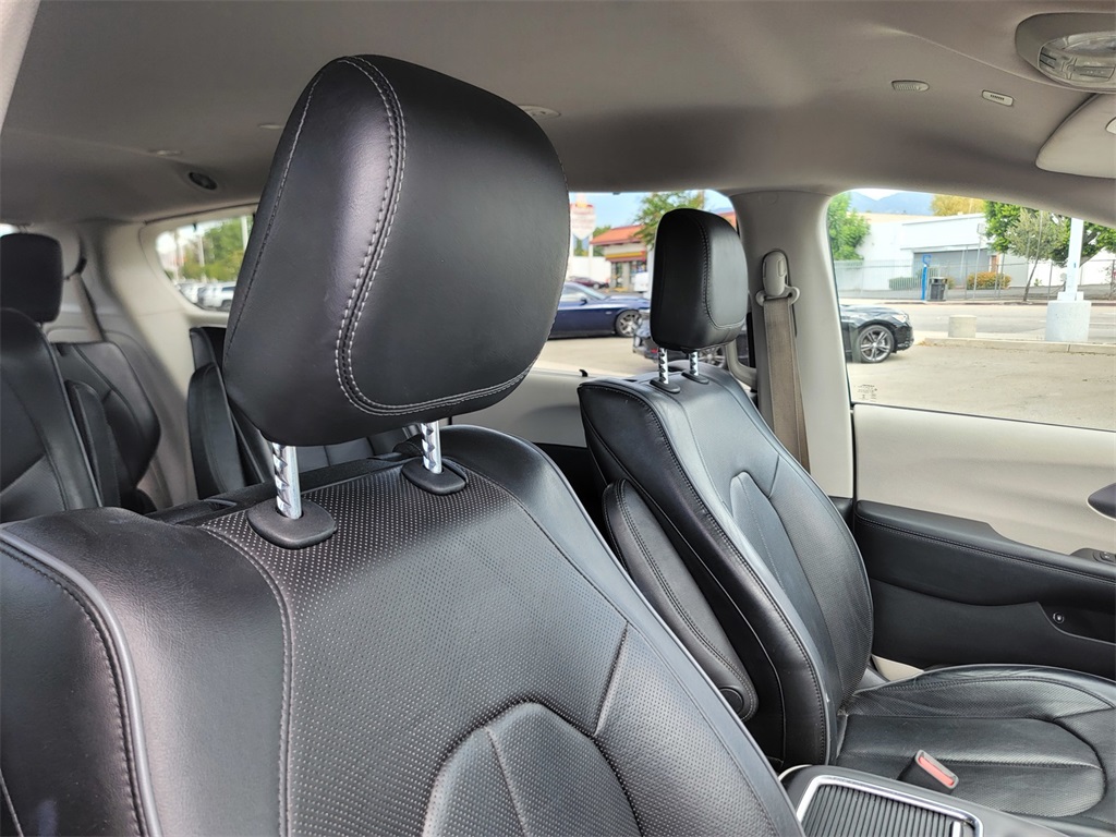 2018 Chrysler Pacifica Hybrid Limited photo 22