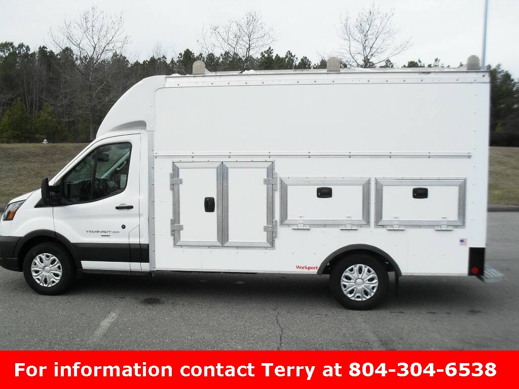 2023 Ford Transit Cutaway photo 5