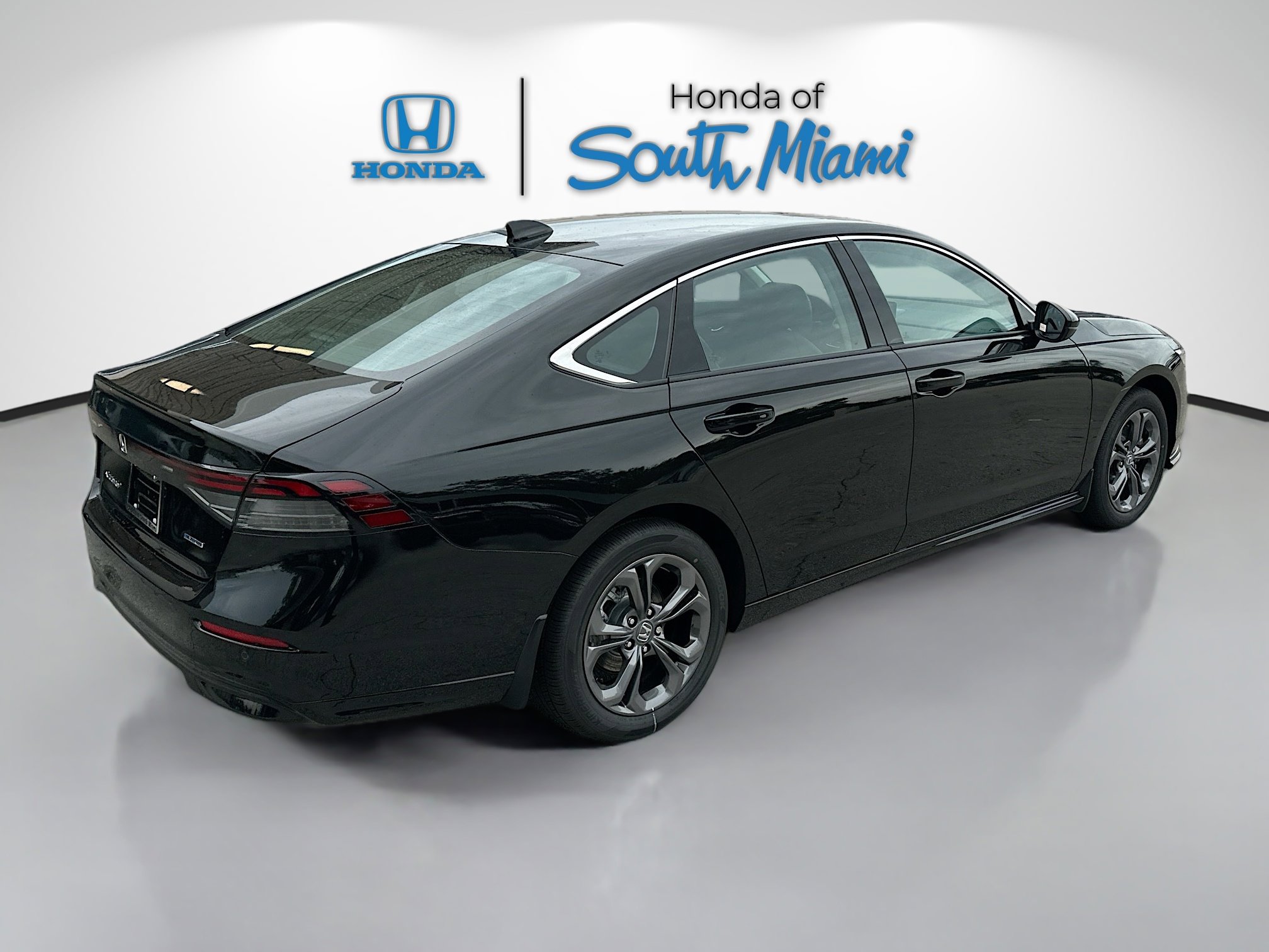 2025 Honda Accord Hybrid EX-L photo 6