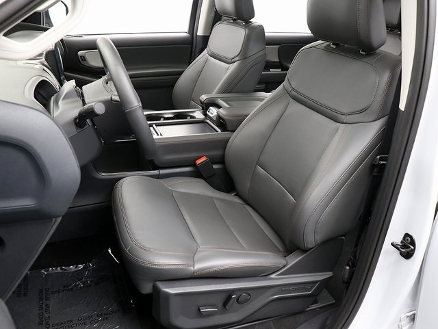 2025 Ford Expedition MAX photo 4